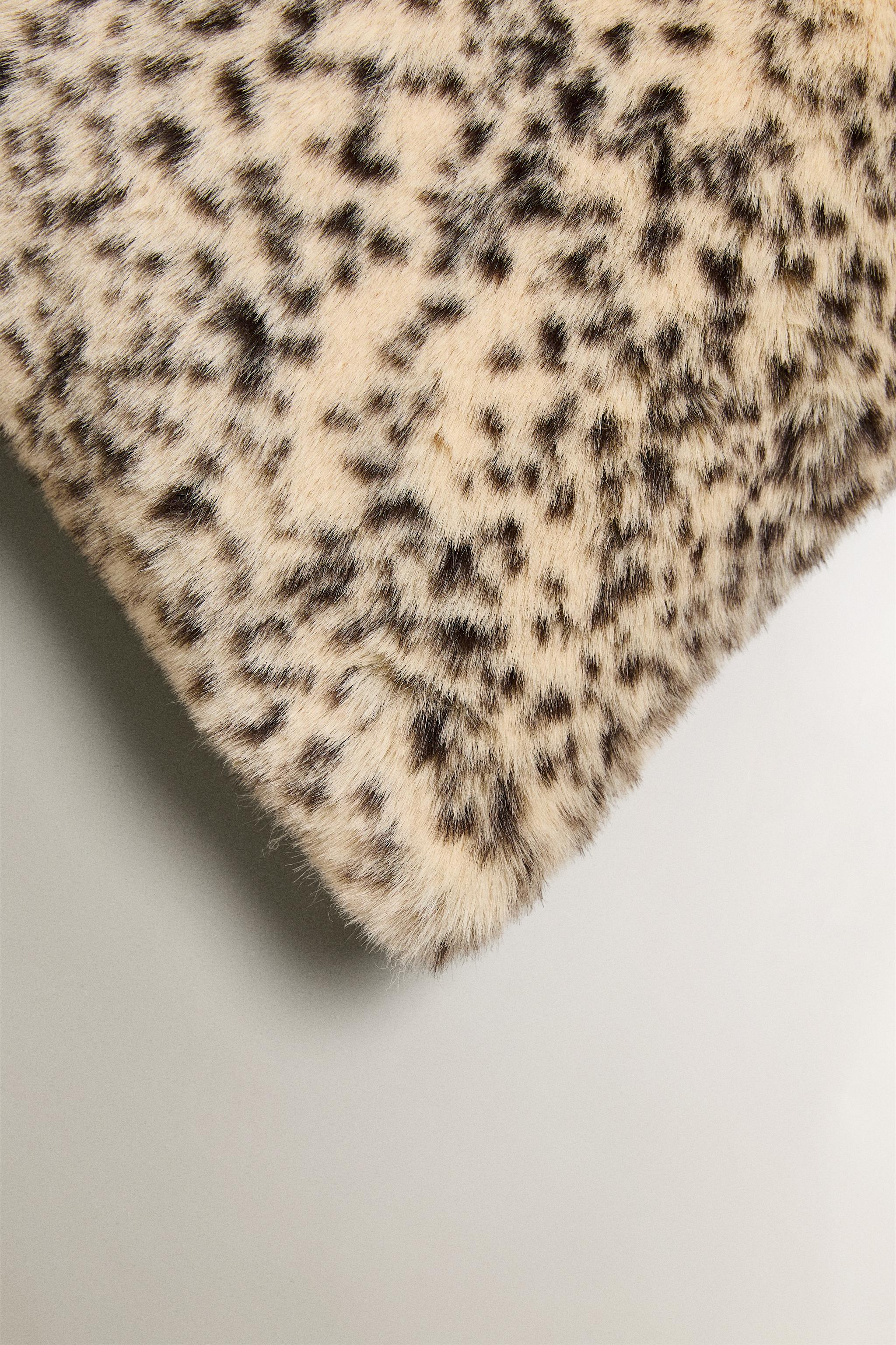 ANIMAL PRINT THROW PILLOW COVER